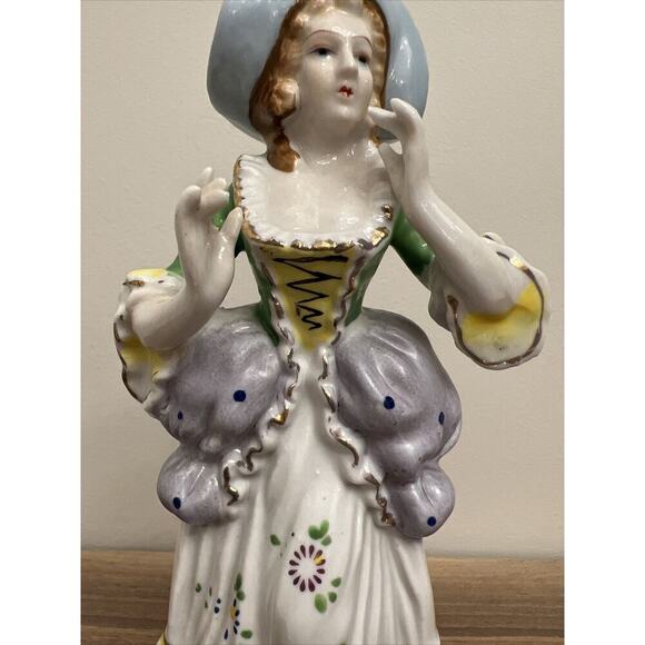 Vtg 8" Woman in Blue Hat Gold Trim Figurine Made in Japan Hand Painted Porcelain - Picture 4 of 15